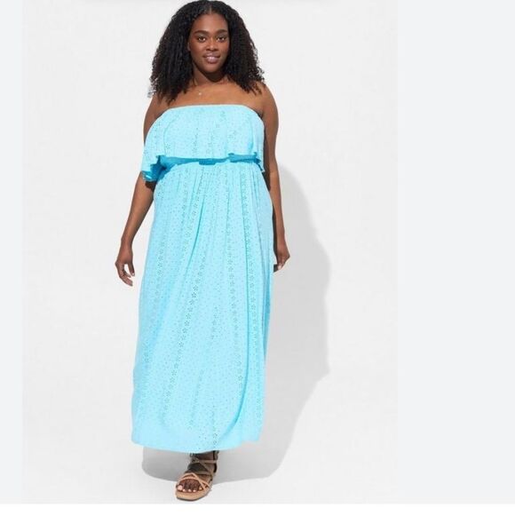 Torrid Maxi Eyelet Strapless Smocked Bodice Dress Size 5 5X blue - Picture 1 of 11